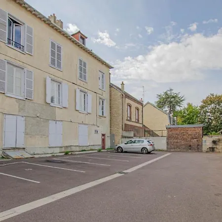 Hebergement 10g490 * Sainte-Savine